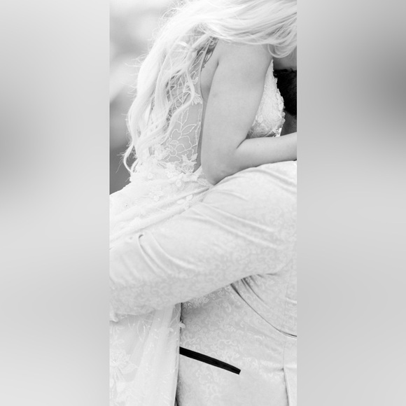 Dalaarna Tenille Ivory Wedding Dress - Picture 7 of 12